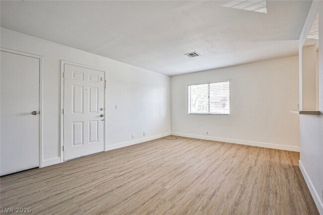 Foto del edificio - 5091 W Pioneer Ave