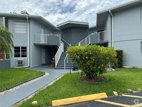 Building Photo - 1723 NE Miami Gardens Dr