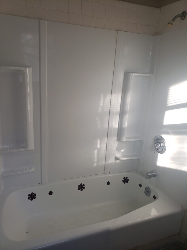 Bath - 95 Wolcott St