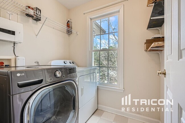 Foto del edificio - 712 Gardenside Cir SE