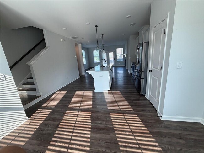 Building Photo - 900 Colton Dr