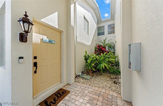 Building Photo - 9050 Las Maderas Dr