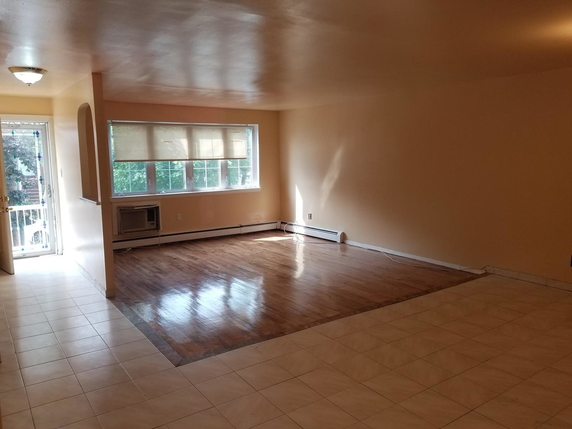 Foto principal - 7264 Bergen Court
