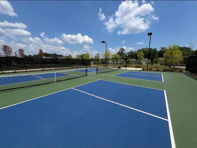 Photo - 913 Colton Dr House