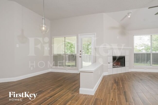 Foto del edificio - 5727 Vista Park Ln