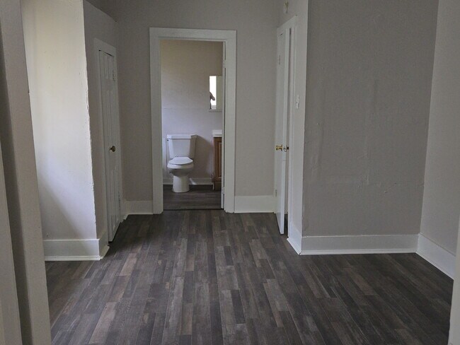Foto del edificio - 1511 E 2nd St