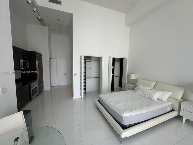 Foto del edificio - 475 Brickell Ave