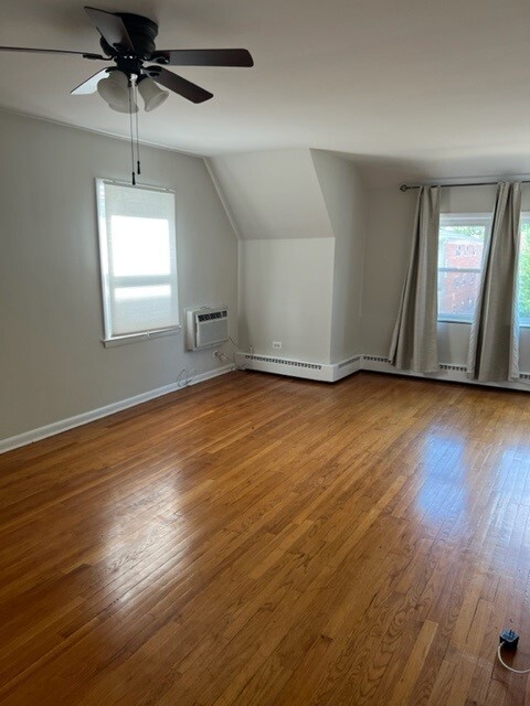Foto del edificio - 5454 W Windsor Ave