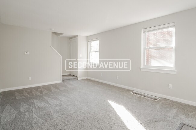 Building Photo - 610 Churchill Ave
