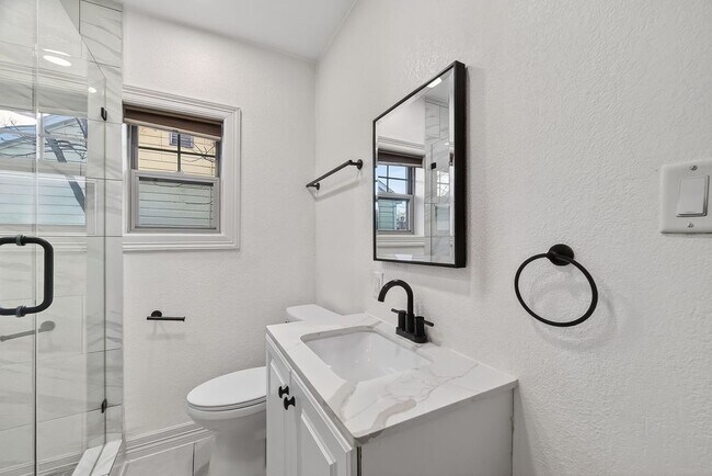 Foto del edificio - 4520 Sharon St