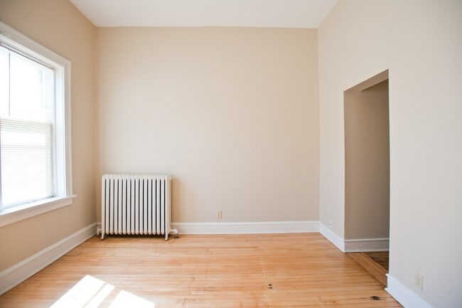 Building Photo - 1603 N Van Buren St