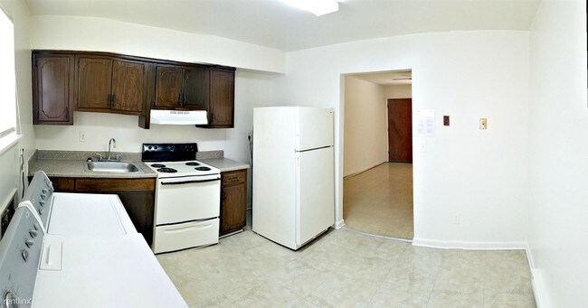 Building Photo - 841 46th St