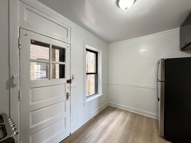 Building Photo - 2700 N Spaulding Ave