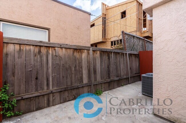 Foto del edificio - 4776 Bancroft St