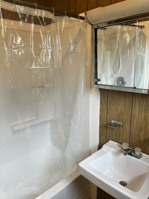 Baño - 120 Maple Ave