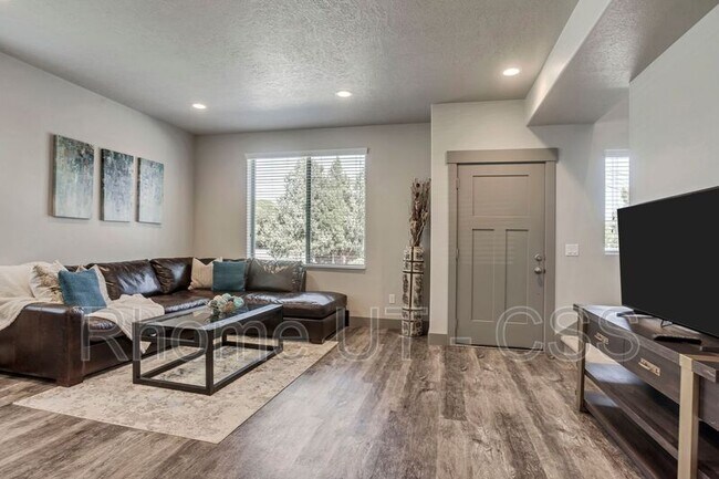 Foto del edificio - 12702 S Doc Sorenson Ln