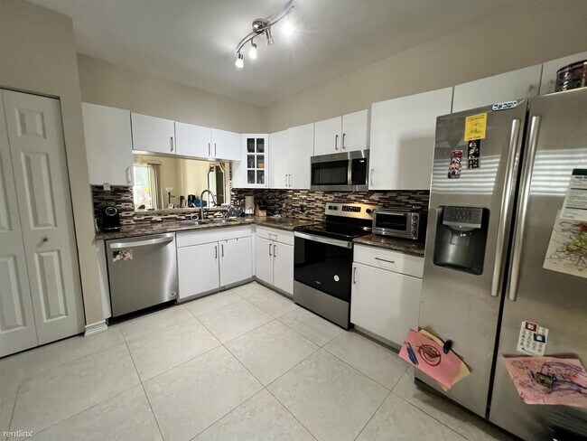 Foto del edificio - 3 br, 2.5 bath Townhome - 21060 Via Eden
