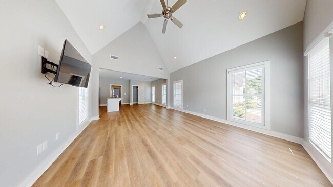 Foto del edificio - Modern 2BR/2BA Townhome in North Opelika