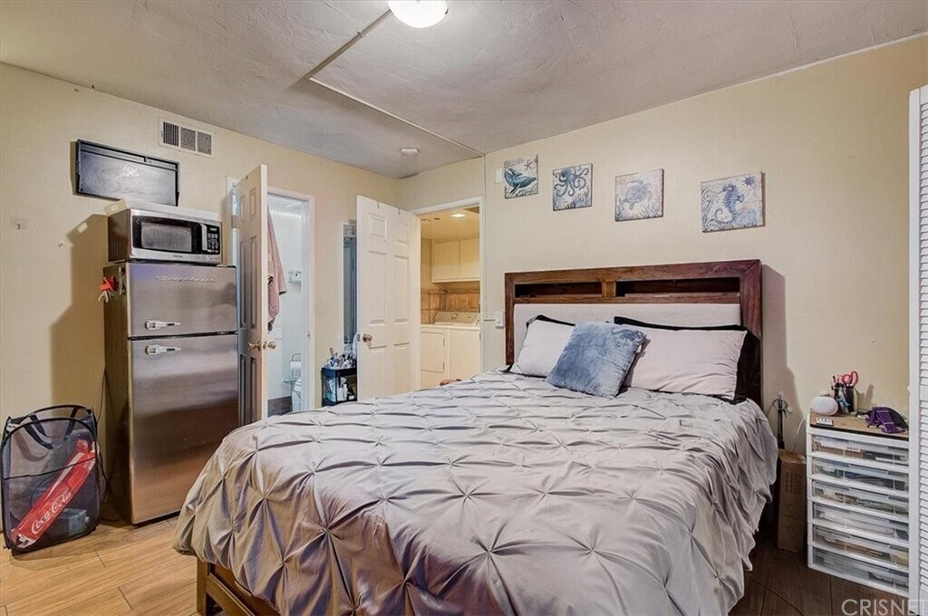 11107 Arminta St Unit 17a, Sun Valley, CA 91352 Apartments in Sun