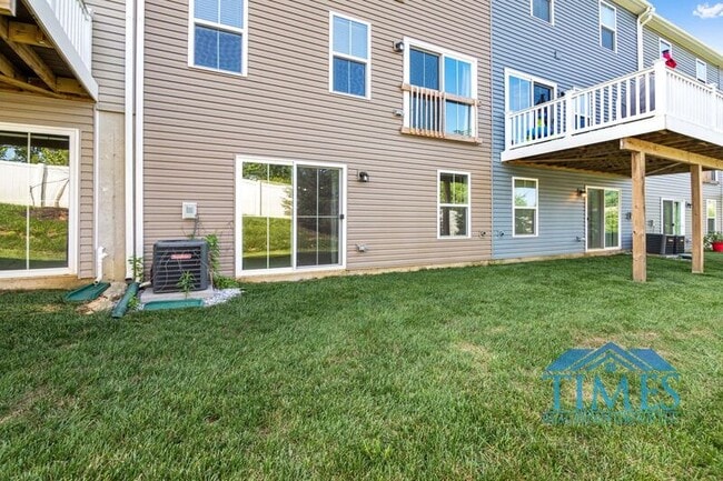 Building Photo - 132 Azalea Dr