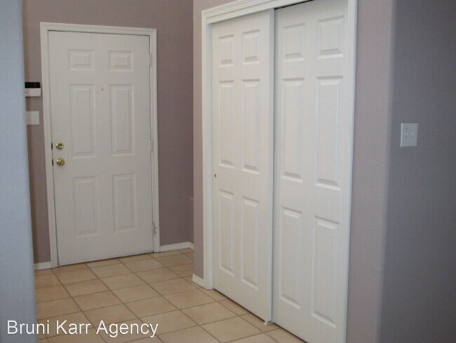Building Photo - 3 br, 2.5 bath House - 11251 Campo Del Oso NE