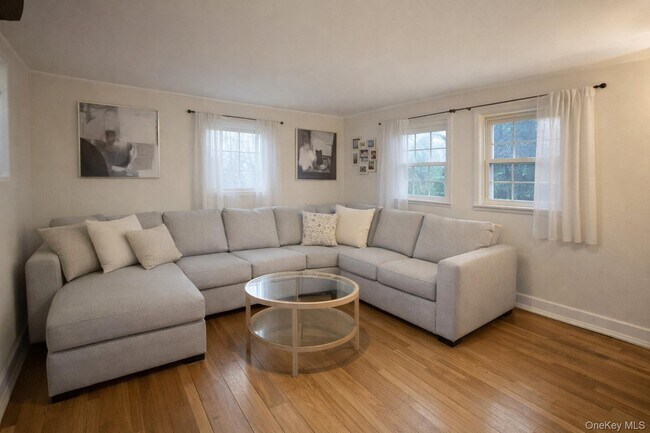 Foto del edificio - 14 Kenneth Ave