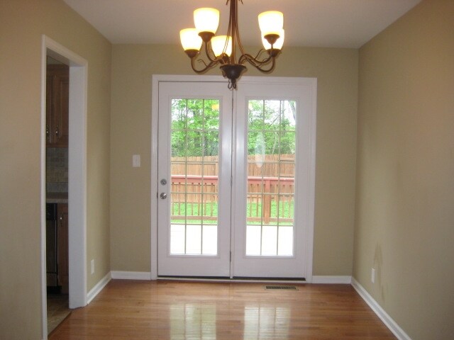 Building Photo - 2557 Centerstone Cir