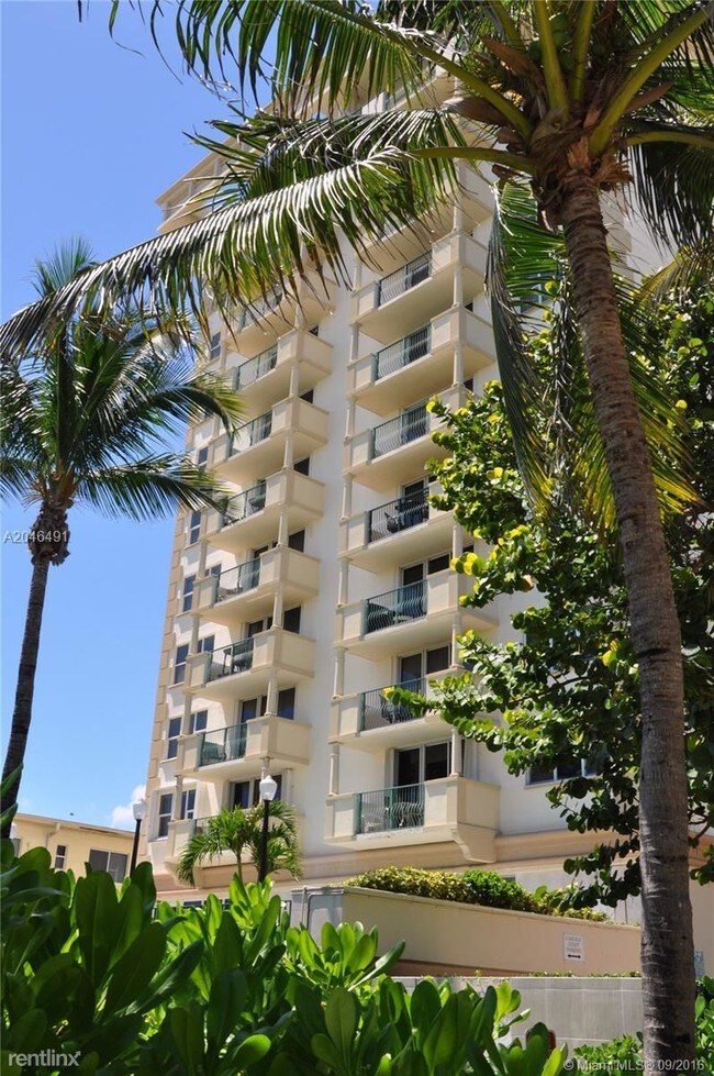 Foto del edificio - 9195 Collins Ave