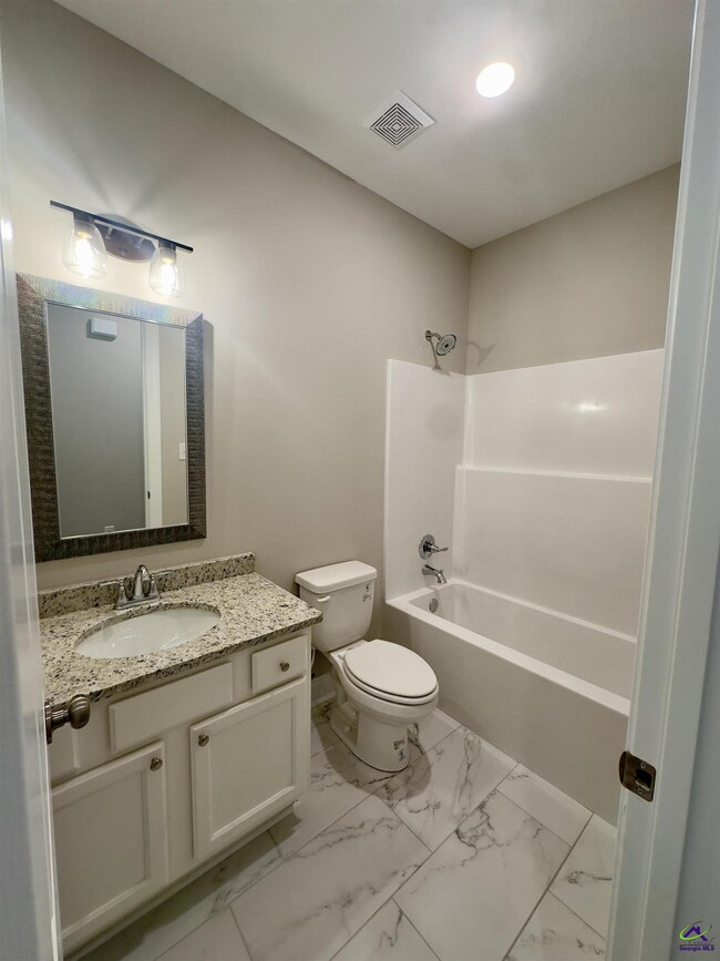 Building Photo - 111 Meyers Lake Dr