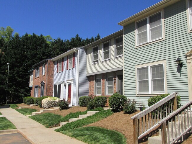 Foto del edificio - 1211-C Scaleybark Rd Charlotte NC 28209