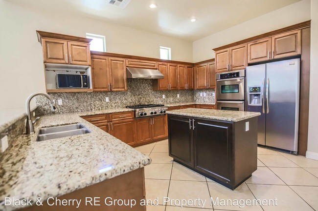 Building Photo - 3 br, 2.5 bath House - 517 Via Ernesto