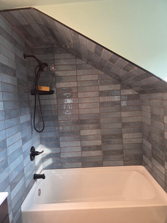 Foto del edificio - 5272 Fieldcrest Dr