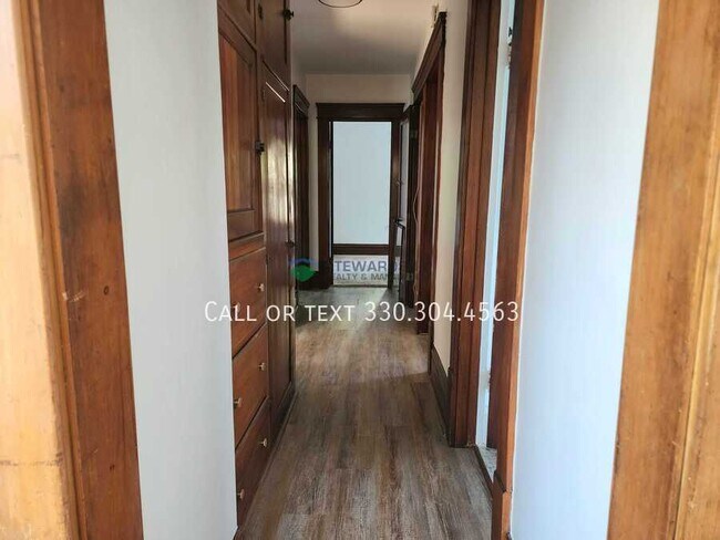 Foto del edificio - 687 Allyn St