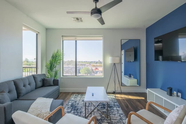 Building Photo - 701 W Rio Salado Pkwy