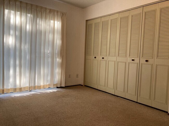 Foto del edificio - 2 br, 1 bath House - 841 NE Johnson St