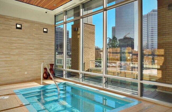 Foto del edificio - 10650 NE 9th Pl