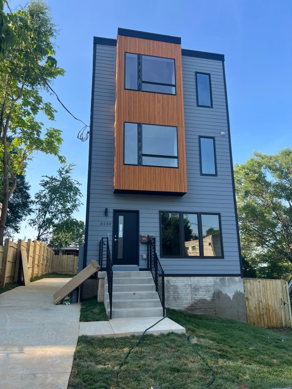 Building Photo - 5050 B St SE