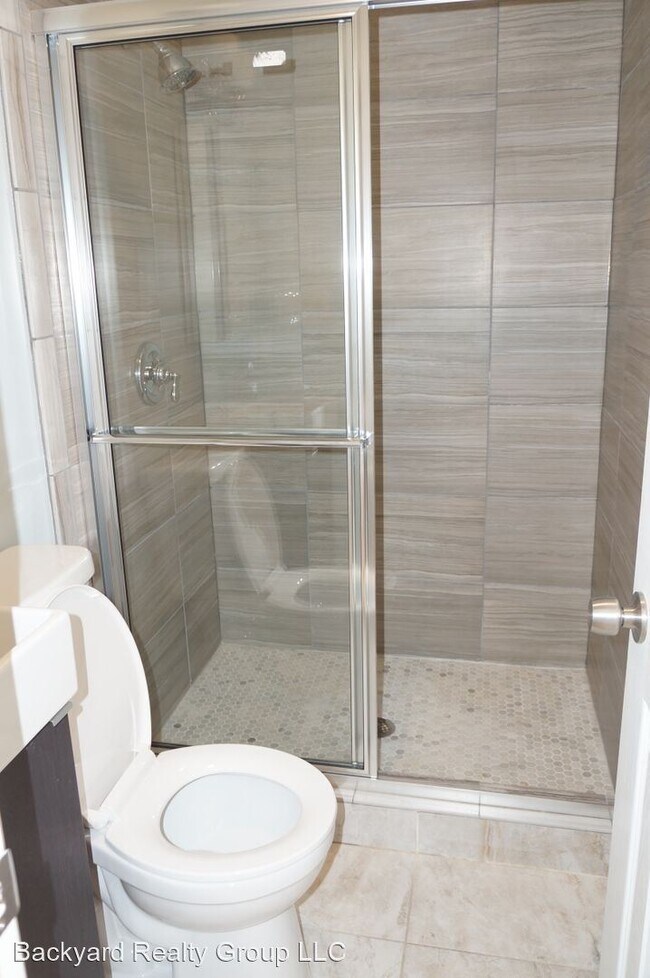 Foto del edificio - 1 br, 1 bath House - 916 Ives Lane SE Unit 2
