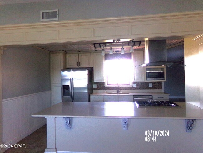 Building Photo - 110 Spruce Ct