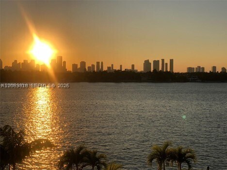 Foto del edificio - 800 West Dr