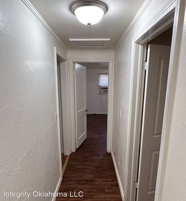 Building Photo - 1 br, 1 bath House - 6300 1/2 NW 33rd Street