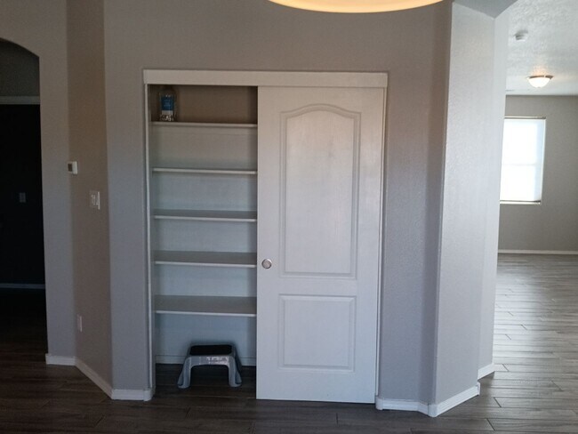 Foto del edificio - 3 Bedroom, 2.5 Bathroom Home! Schedule a Showing Today!