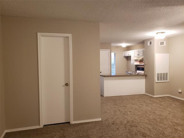 Building Photo - 810 Redbud Dr