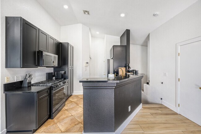 Foto del edificio - 6752 Lookout Lodge Ln