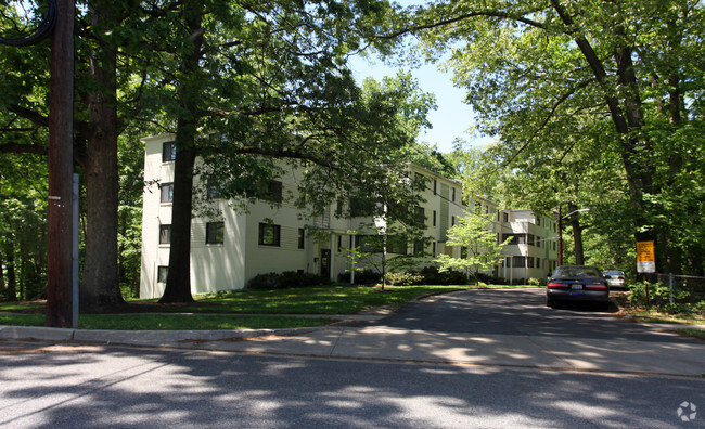 Parkway Garden Apartments - The Jane Apartments