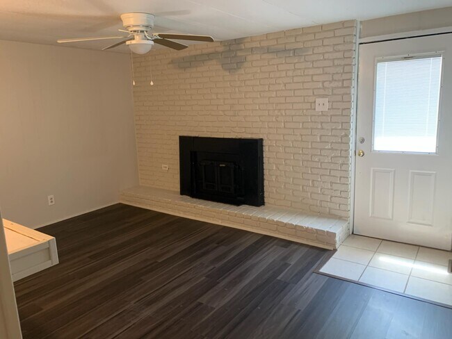 Foto del edificio - 26 Forest Hill Cir
