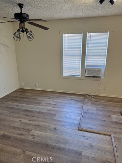 Foto del edificio - 3755 Brockton Ave