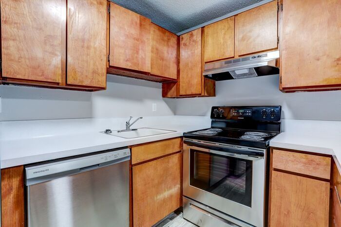 Foto principal - Super spacious 2 bedroom unit in the perfe...