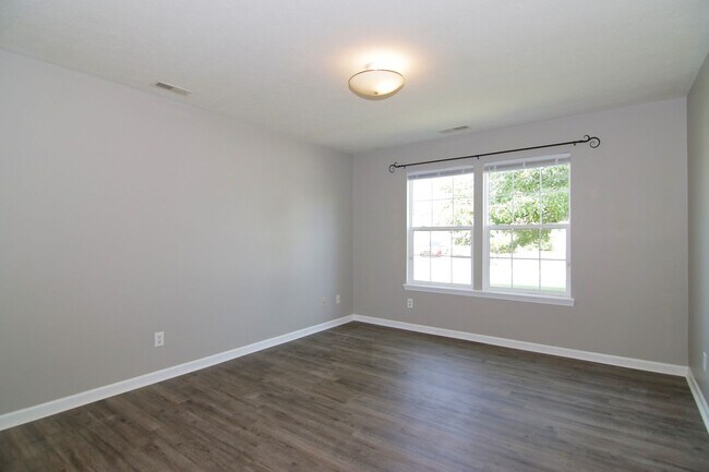 Foto del edificio - Coming Soon! Introducing an Exceptional Ho...