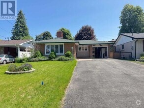 Building Photo - 459 Bernhard Crescent